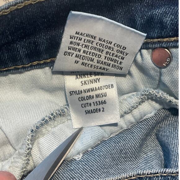 Hudson Nico Mid-Rise Ankle Skinny Jean - Picture 10 of 16